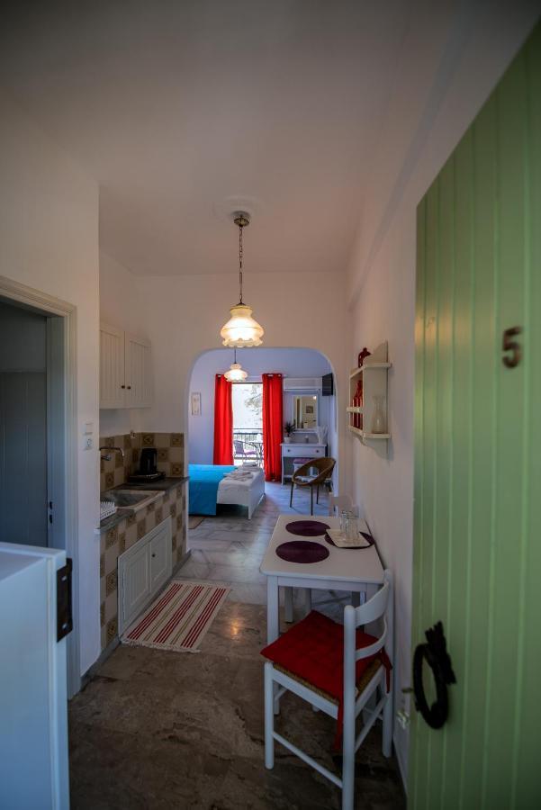 Stella Studios Poros Town Екстериор снимка
