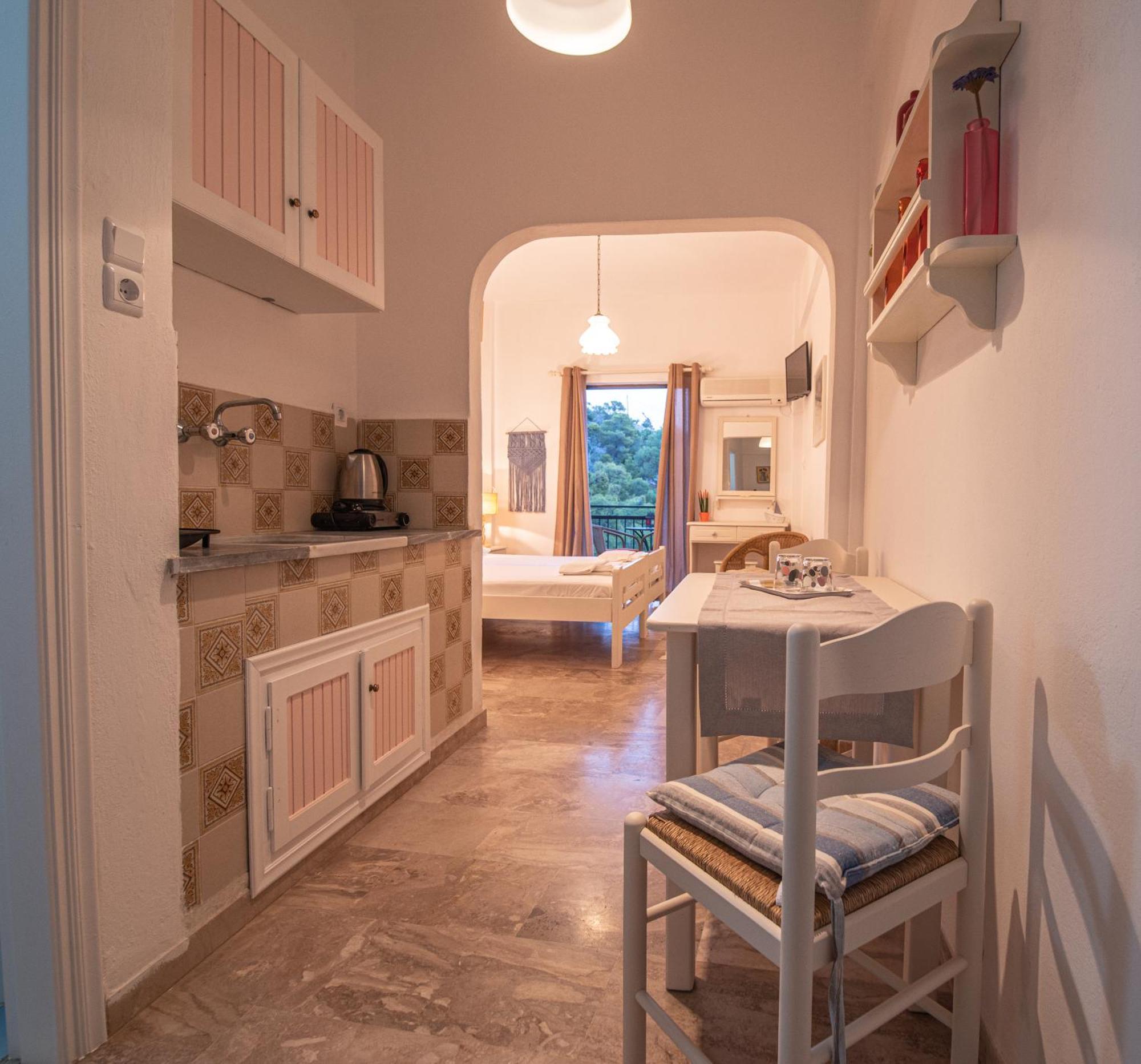 Stella Studios Poros Town Екстериор снимка